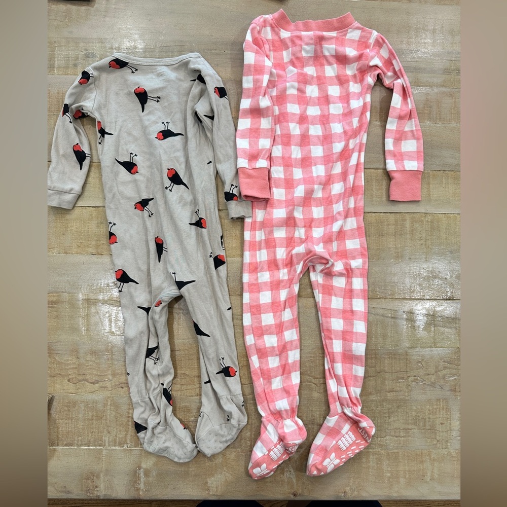 2 baby girl zip up footie onesies bodysuits